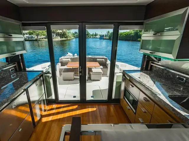 Tiara Yachts 53 Coupe