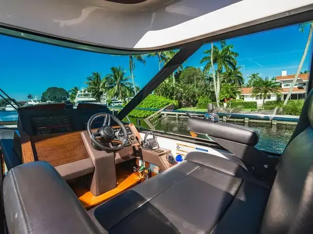 Tiara Yachts 53 Coupe