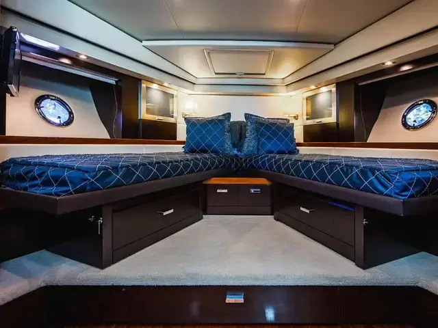 Tiara Yachts 53 Coupe