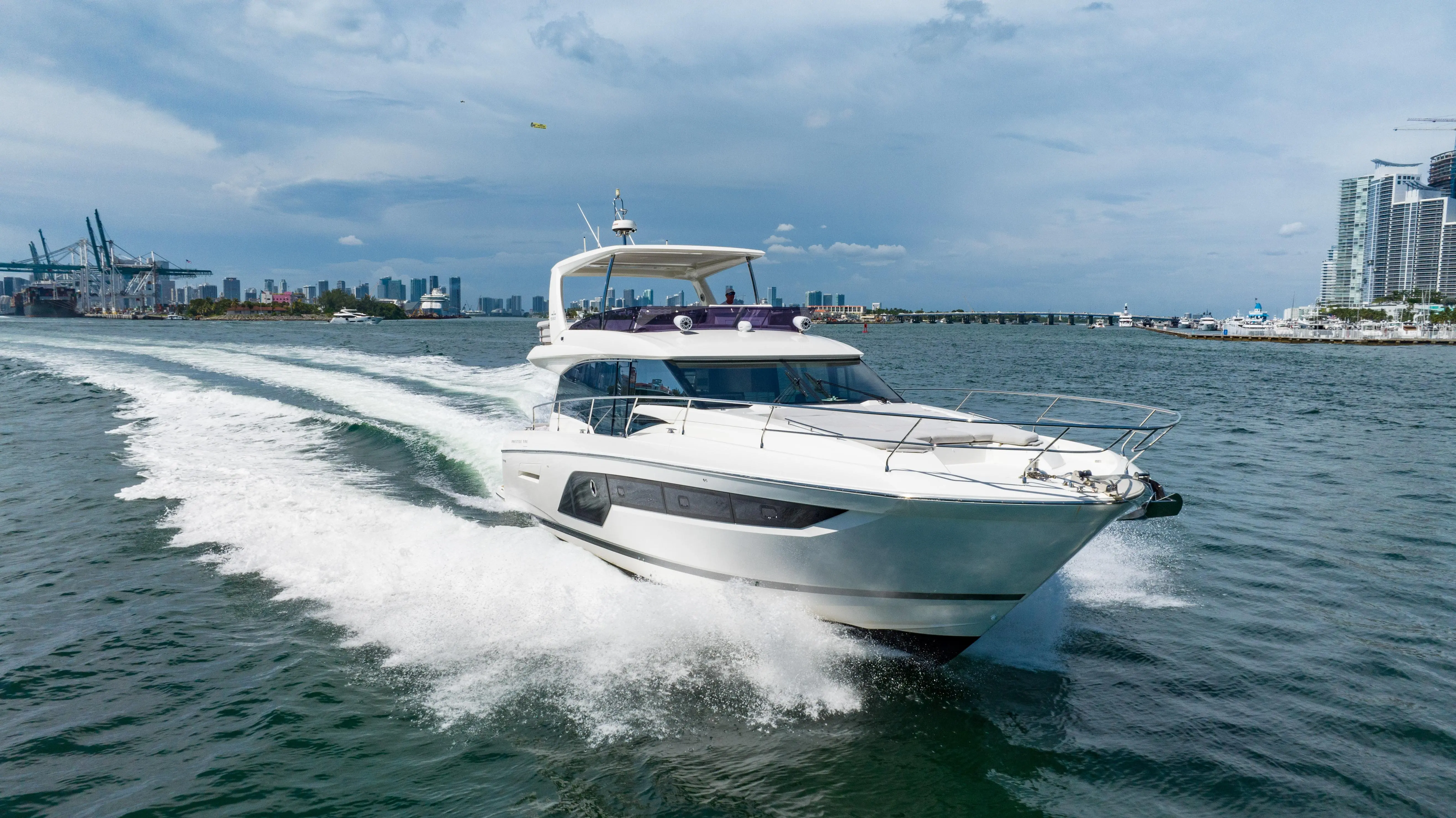 2019 Prestige 590 fly