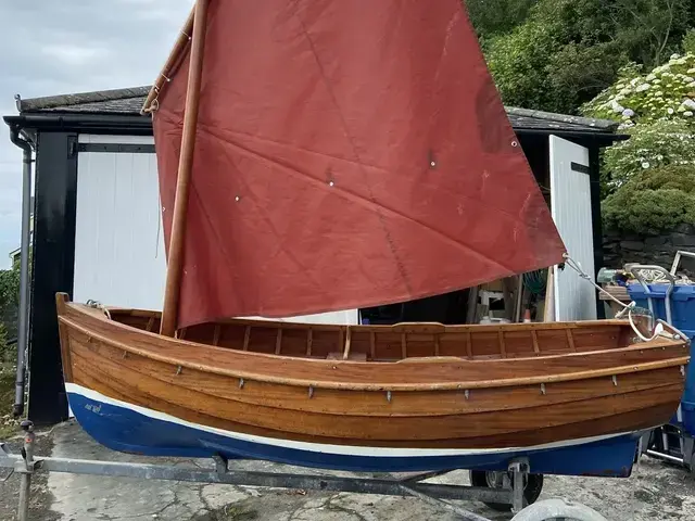 Classic 9' McNulty Lugsail Dinghy