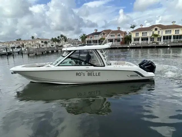 Boston Whaler 320 Vantage