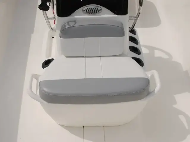 Mako 17 Pro Skiff