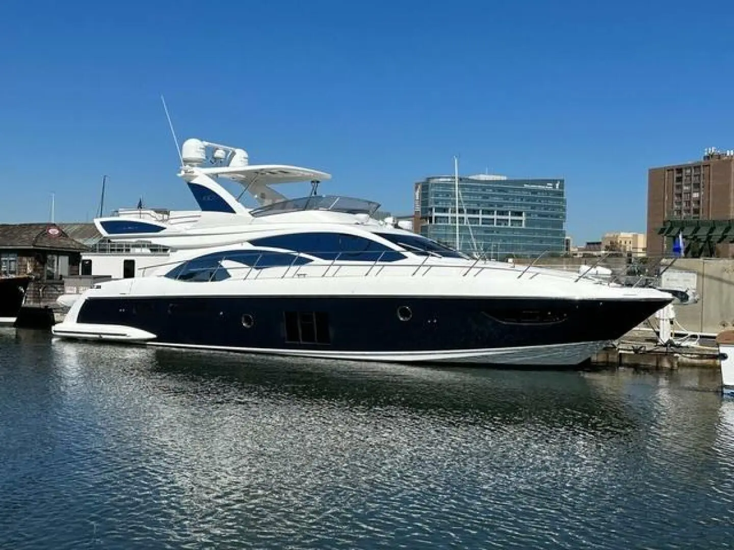 2017 Azimut 60 flybridge