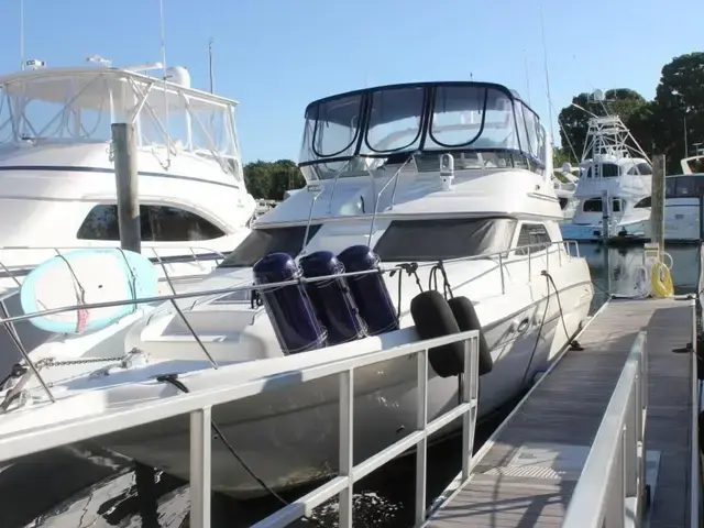 Sea Ray 450 Express Bridge