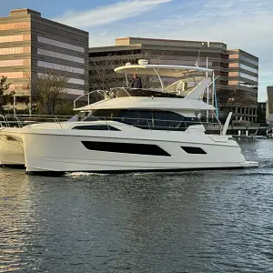 2016 Aquila 44 Yacht