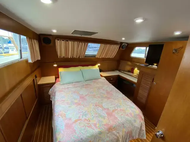 Tollycraft Aft Cabin