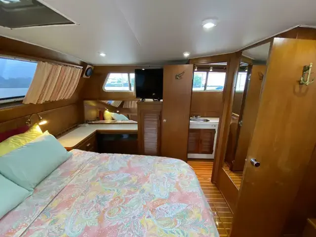 Tollycraft Aft Cabin