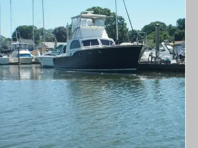 Chris Craft Sea Skiff-Flybridge