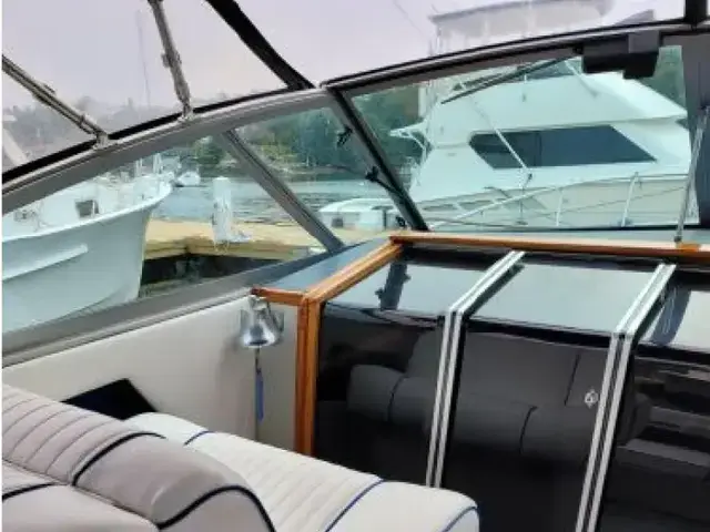 Sea Ray 340 Express Cruiser