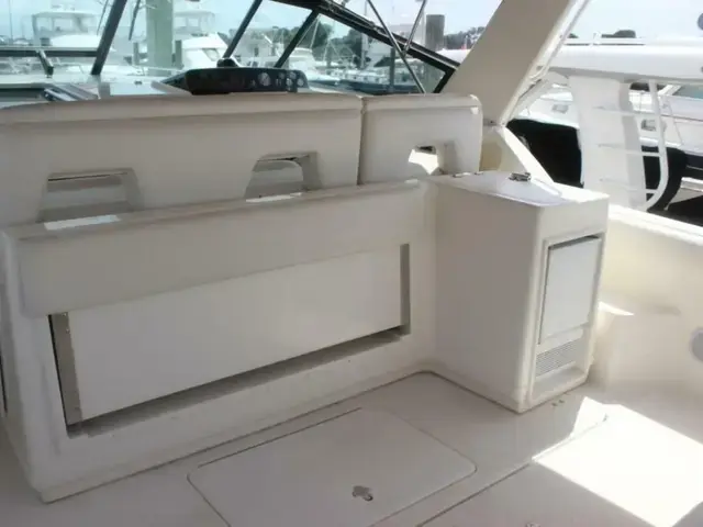 Tiara Yachts 3500 Express