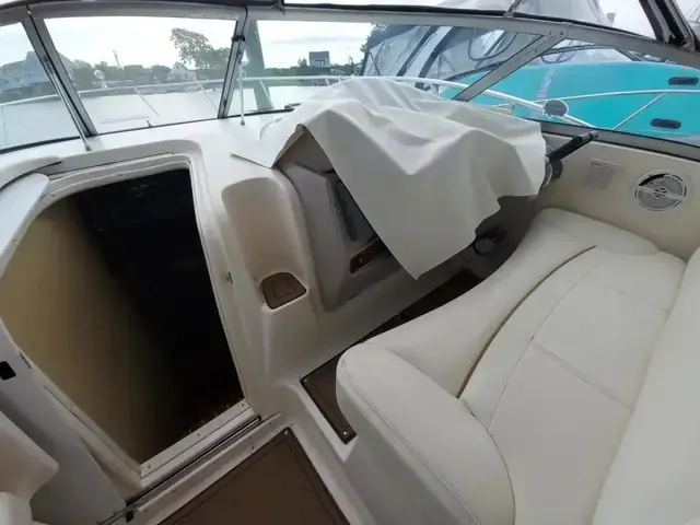 Rinker 342 Fiesta Vee