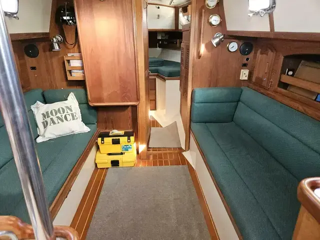 Pacific Seacraft 34