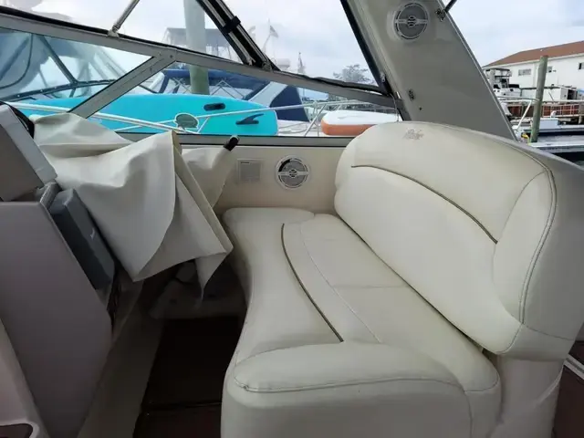 Rinker 342 Fiesta Vee