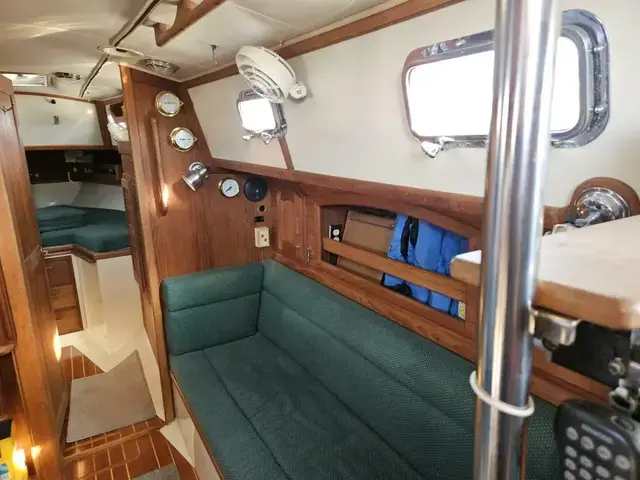 Pacific Seacraft 34