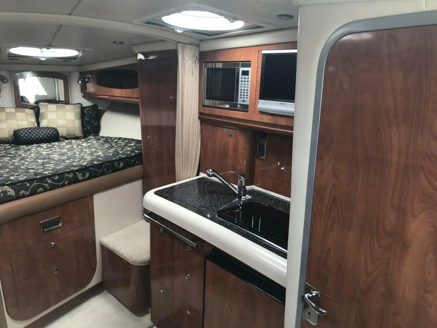 2007 Four Winns 318 vista