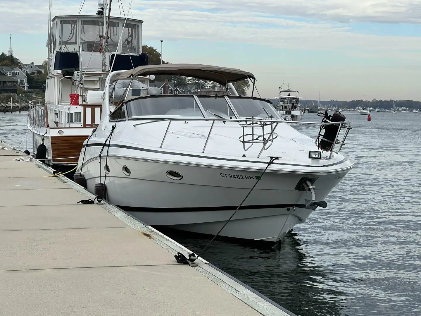 1998 Volvo Penta 320 express cruiser