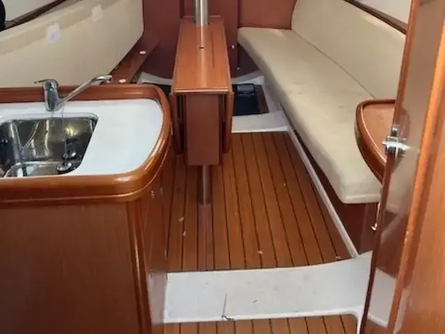 Beneteau Oceanis 323