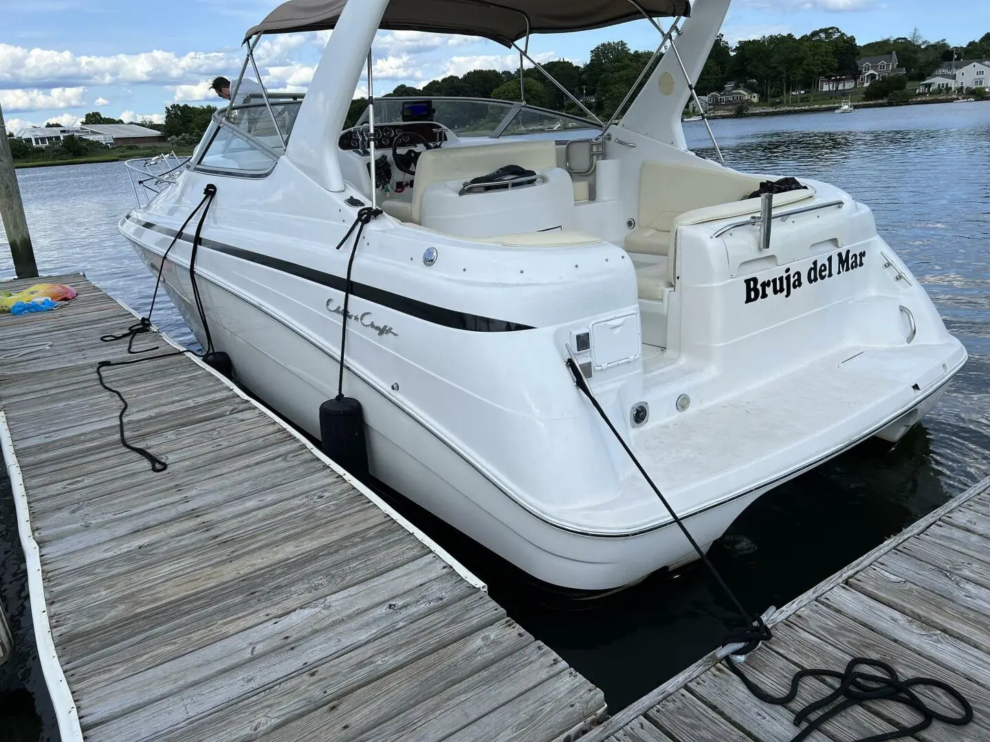 1998 Volvo Penta 320 express cruiser