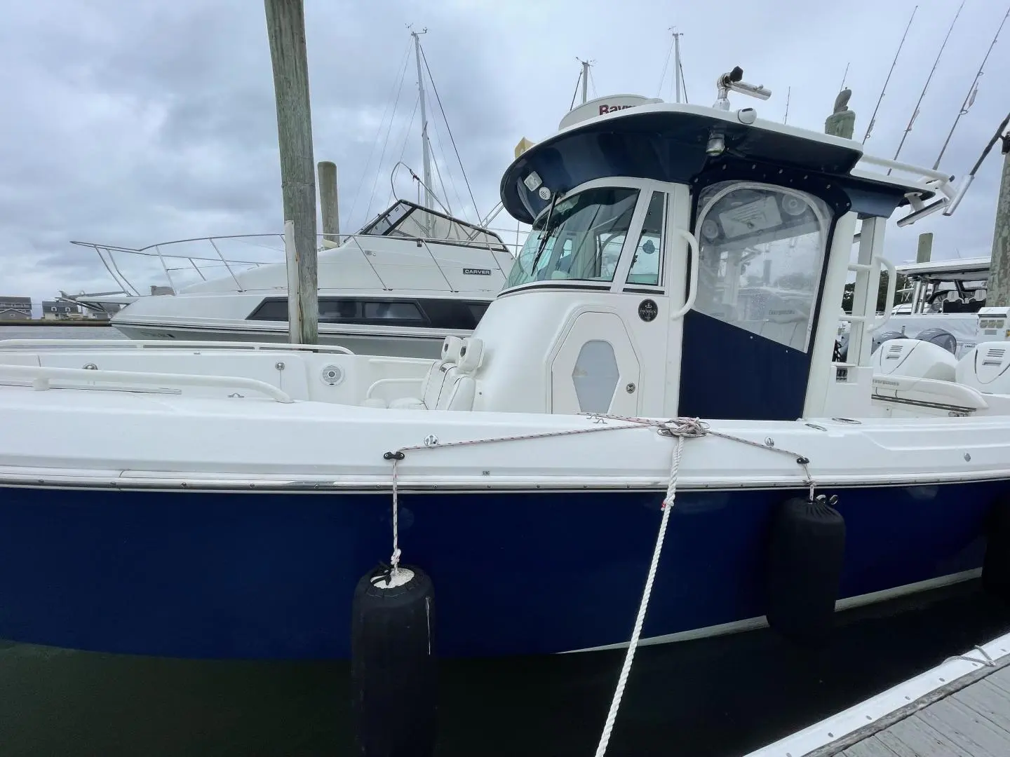 2007 Everglades Boats 290 pilot