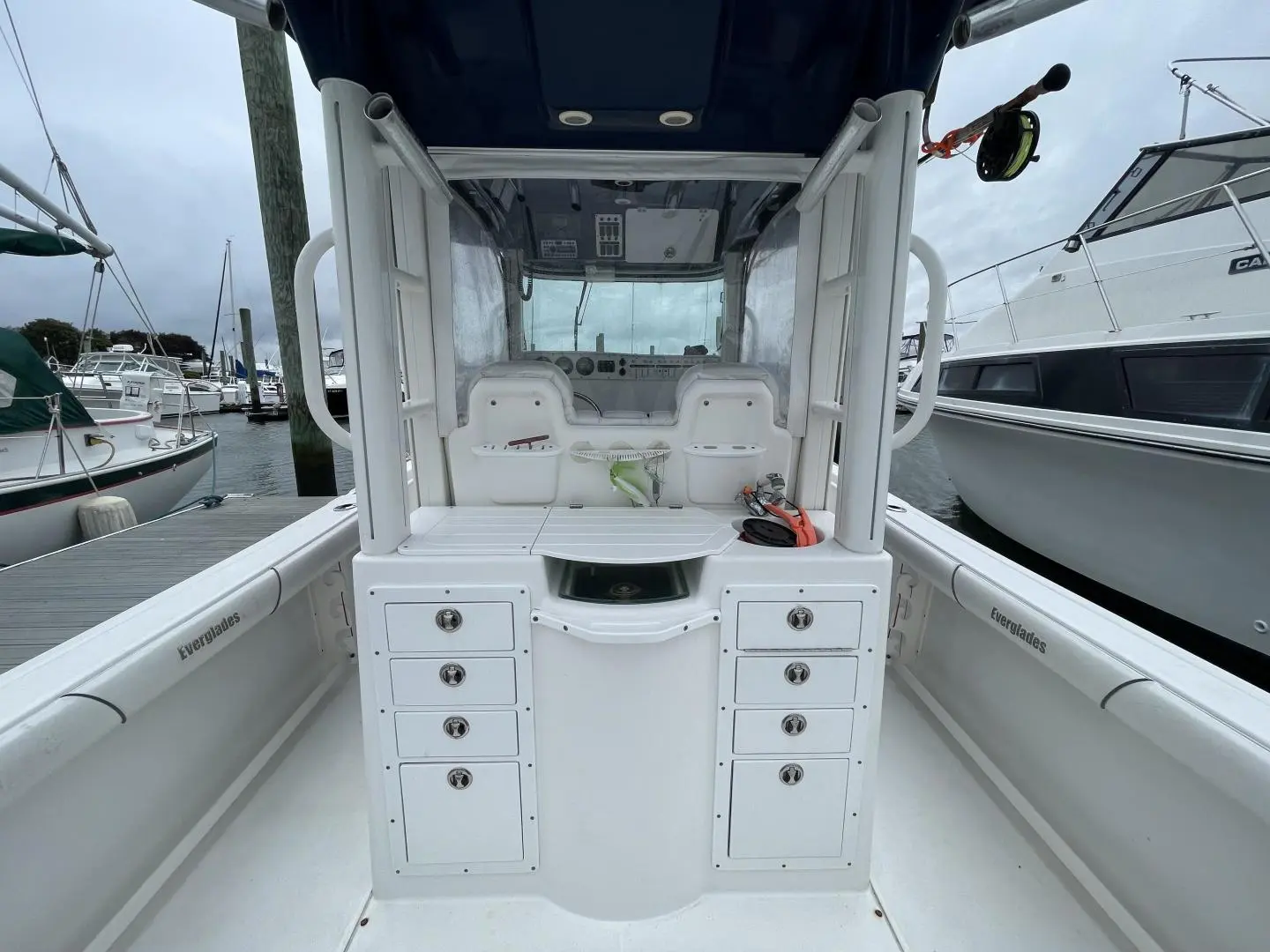 2007 Everglades Boats 290 pilot