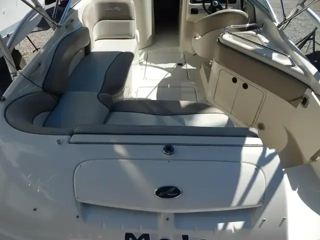 Sea Ray 240 Sundeck