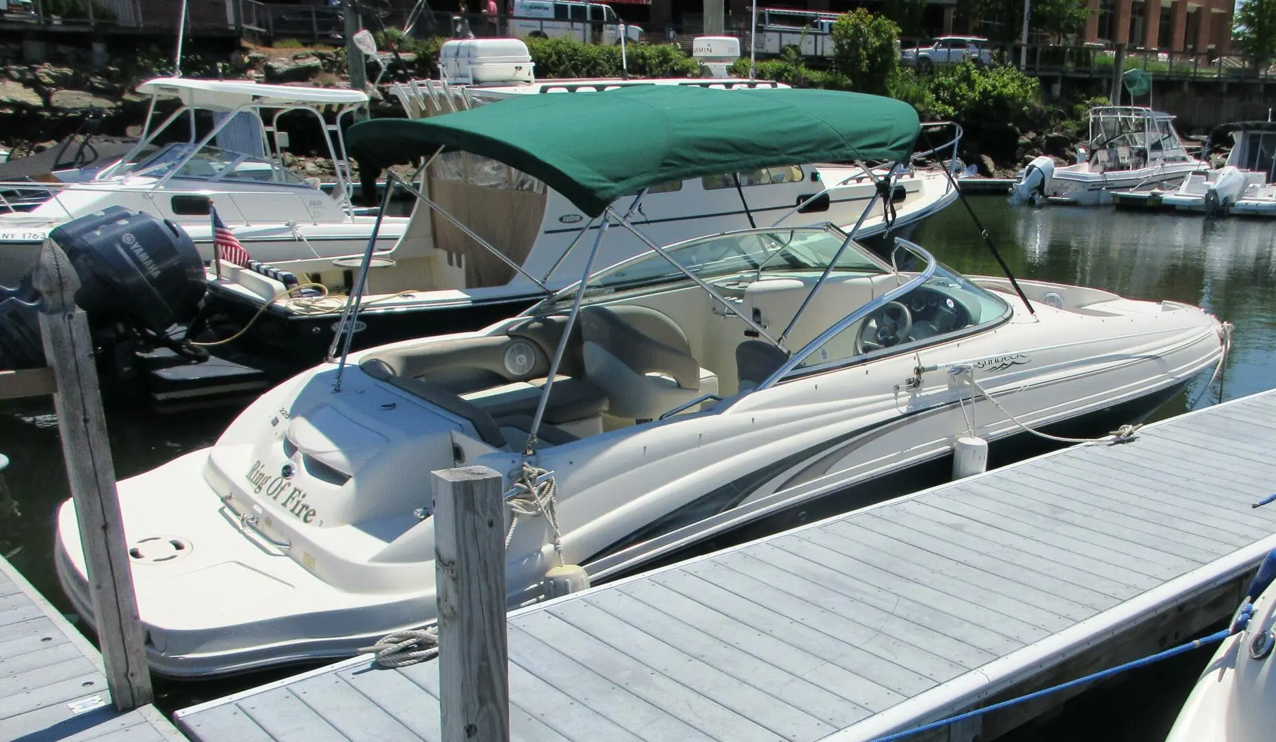 2003 Sea Ray 220 sundeck