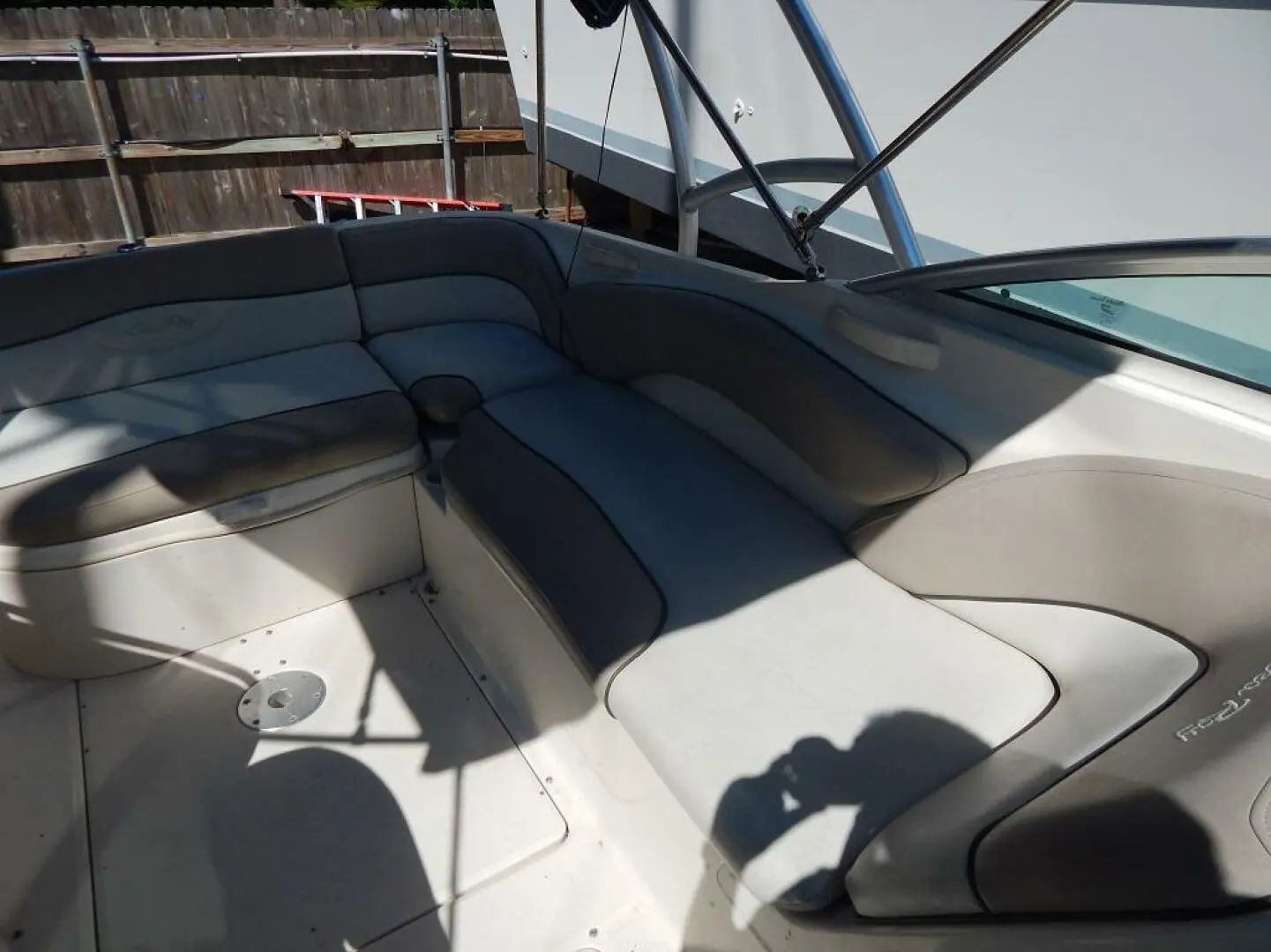 2004 Sea Ray 240 sundeck