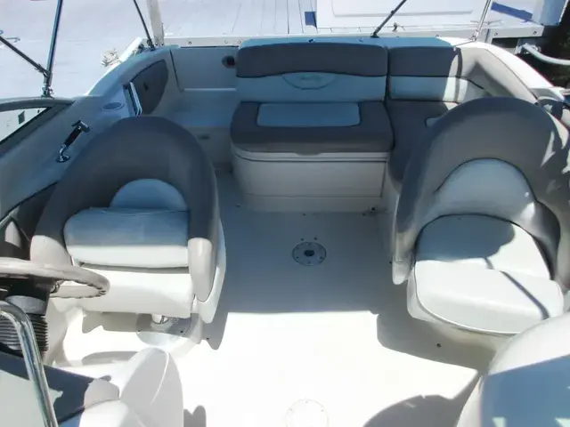 Sea Ray 220 Sundeck