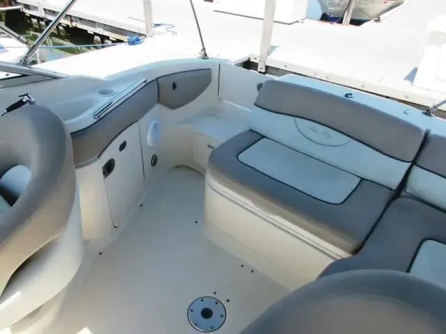 Sea Ray 220 Sundeck