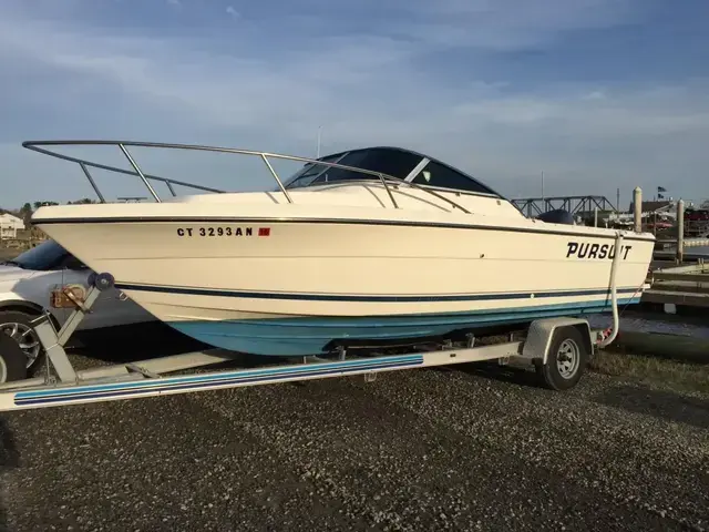 Pursuit 2150 Express Fisherman