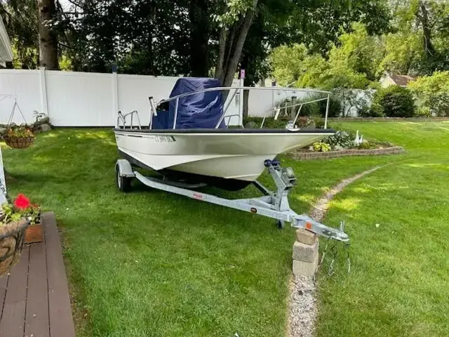 Boston Whaler 170 Montauk