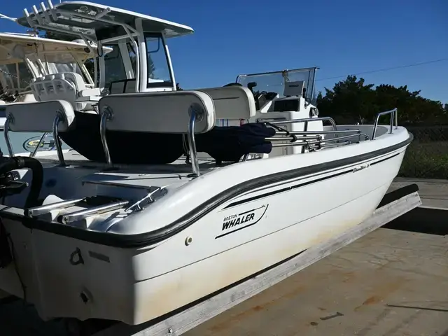 Boston Whaler 18 Outrage