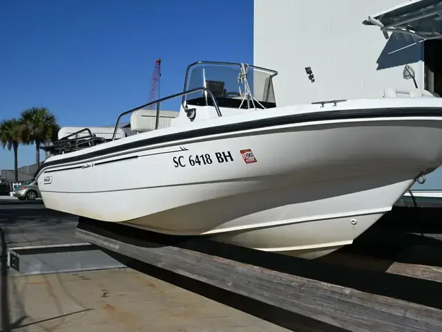 Boston Whaler 18 Outrage