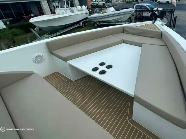 De Antonio Yachts D34 Xplorer