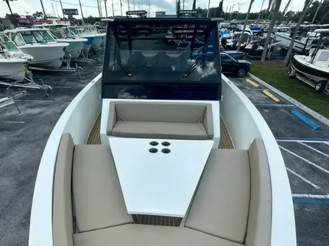 De Antonio Yachts D34 Xplorer