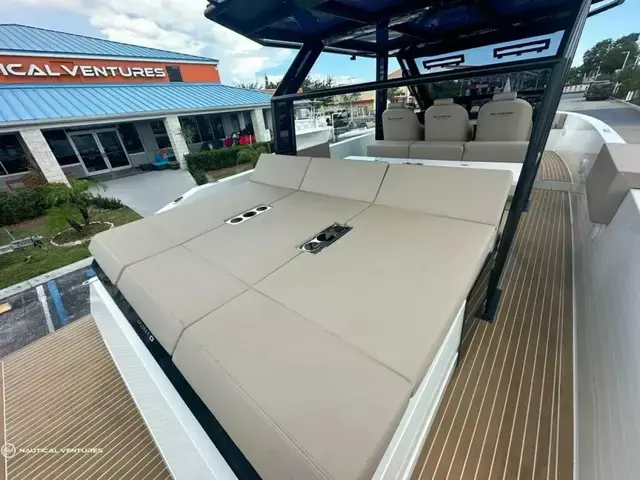 De Antonio Yachts D34 Xplorer