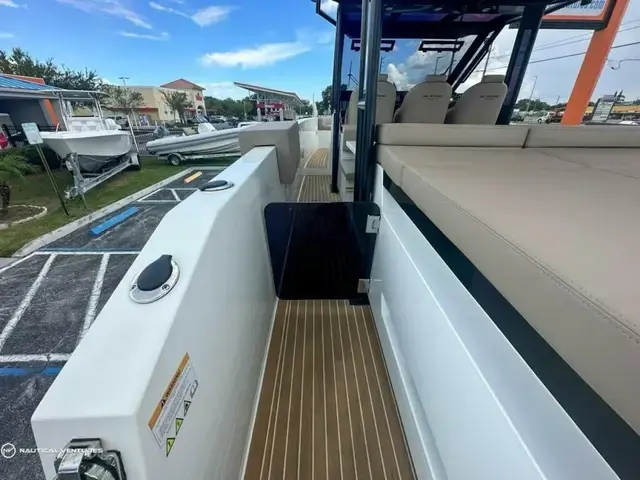 De Antonio Yachts D34 Xplorer