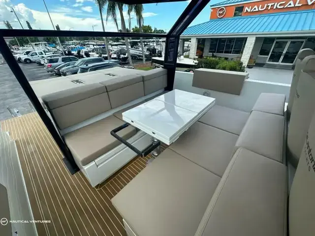 De Antonio Yachts D34 Xplorer