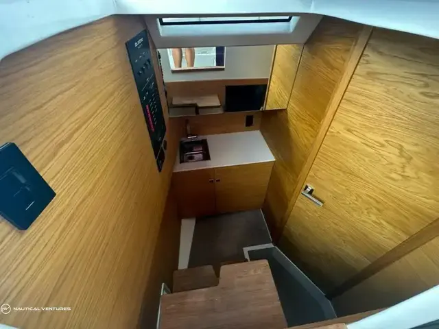 De Antonio Yachts D34 Xplorer