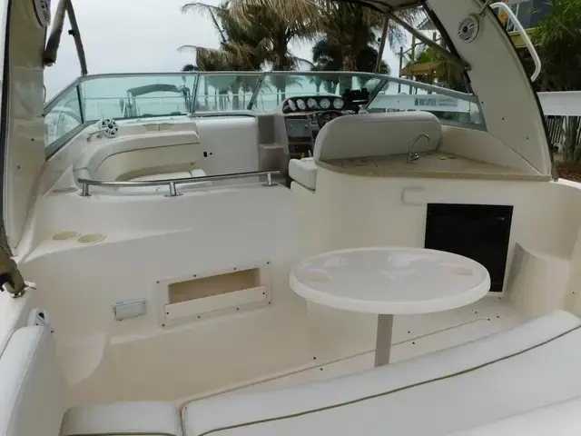 Rinker Fiesta Vee 320