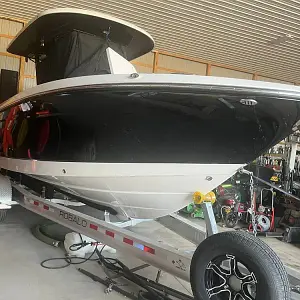 2022 Robalo 272