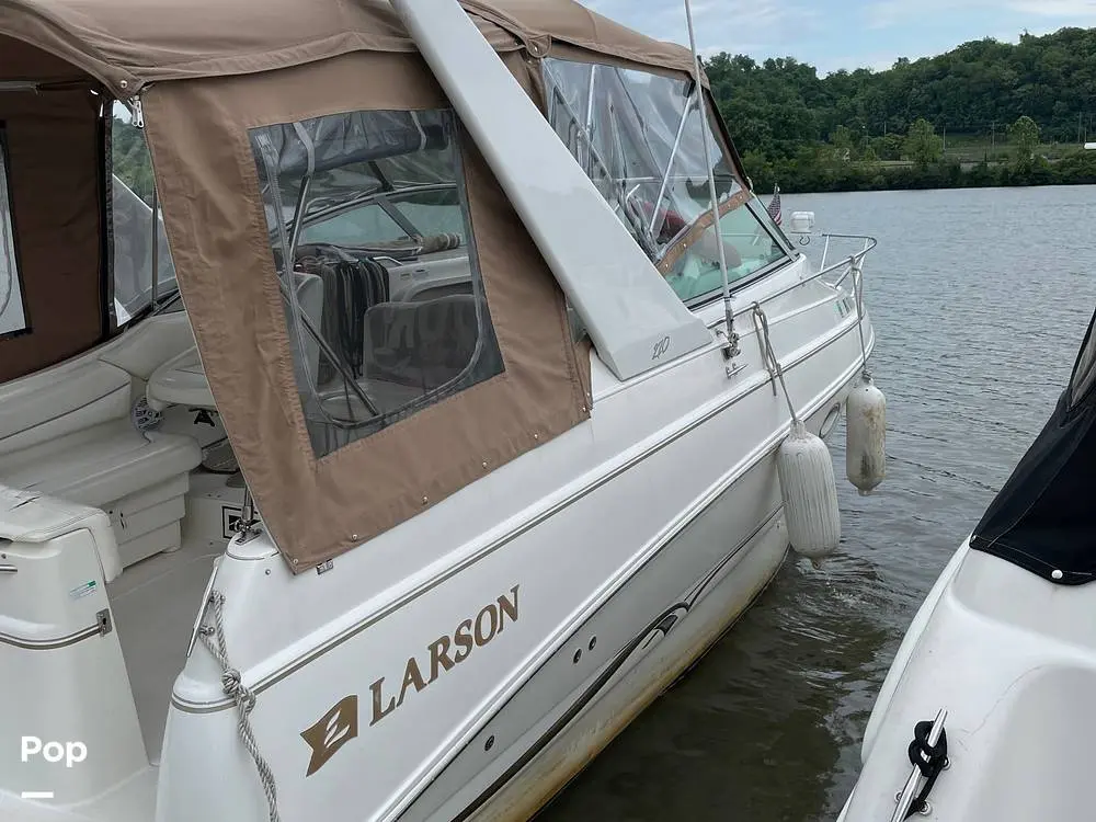 2001 Larson 270 cabrio