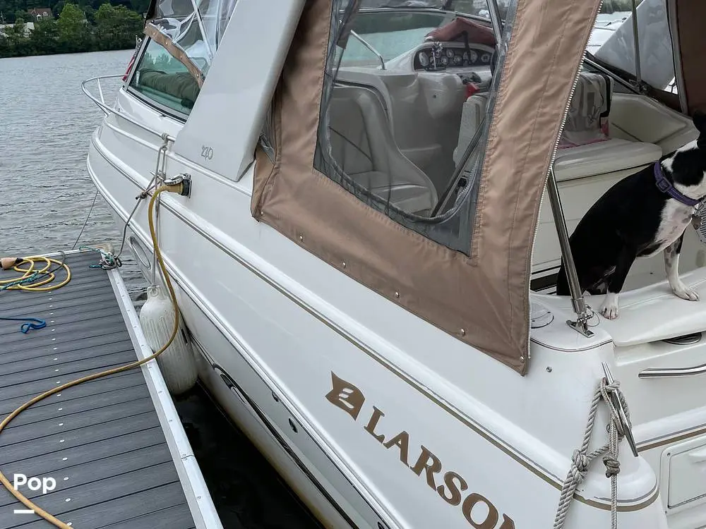 2001 Larson 270 cabrio