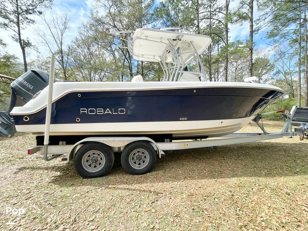 2013 Robalo r260