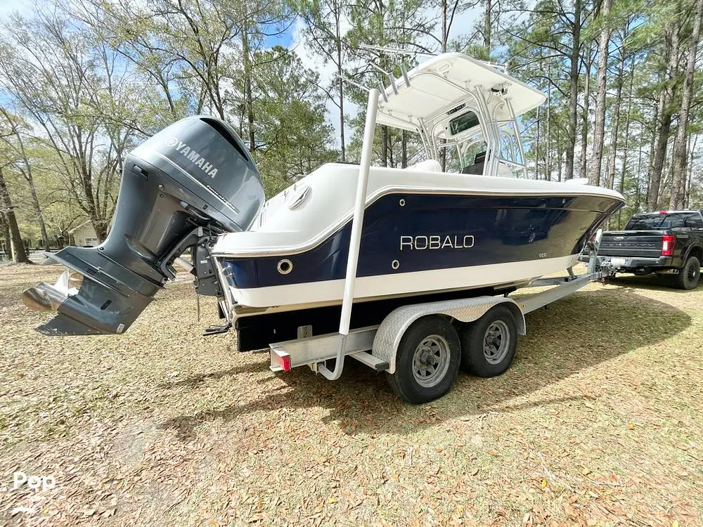 2013 Robalo r260