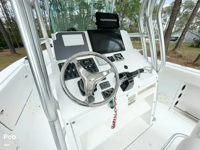 Robalo R260