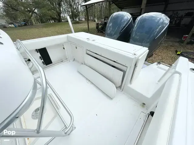 Robalo R260