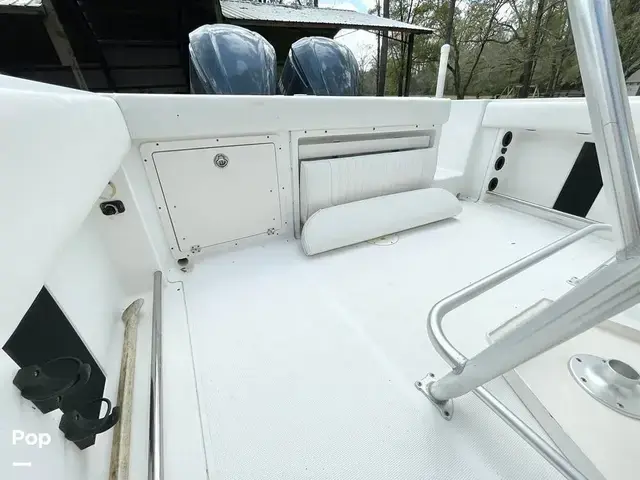 Robalo R260