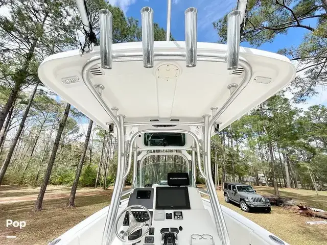 Robalo R260